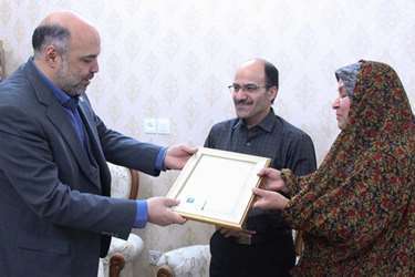 دیدار مدیرعامل شرکت شهرک های صنعتی یزد با پیشکسوت این شرکت