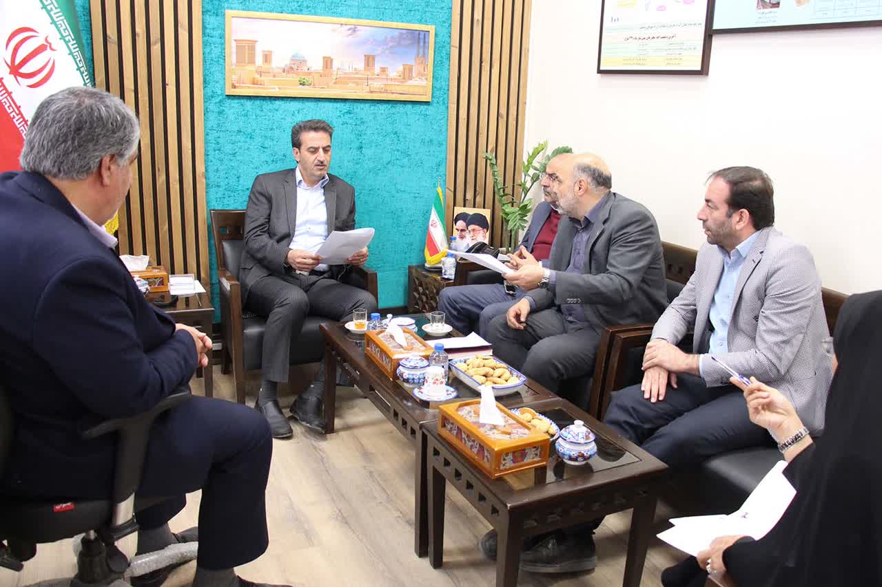نشست مشترک مدیرعامل شرکت شهرک های صنعتی استان یزد با معاون هماهنگی امور عمرانی استاندار یزد